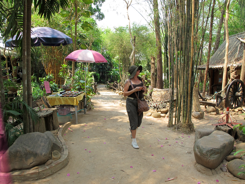 %_tempFileName04_26_12%20Thailand%20151%