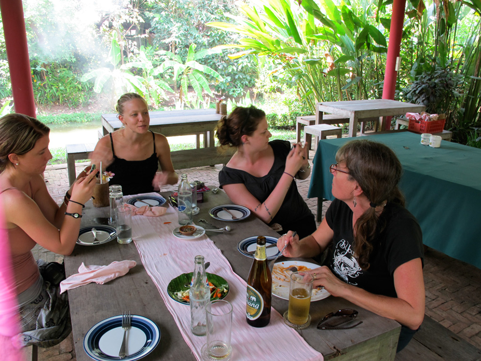 %_tempFileName04_26_12%20Thailand%20284%